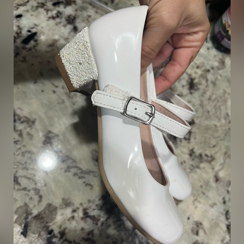 SO Memory foam girls sparkly white heeled shoes